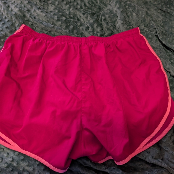 Nike Women's Plus Size Pink Running Shorts - Picture 5 of 5